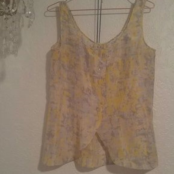 CAbi Silk Whisper Soft Rounded Back Hem with Mother of Pearl Buttons Tank SZ S - Picture 7 of 8